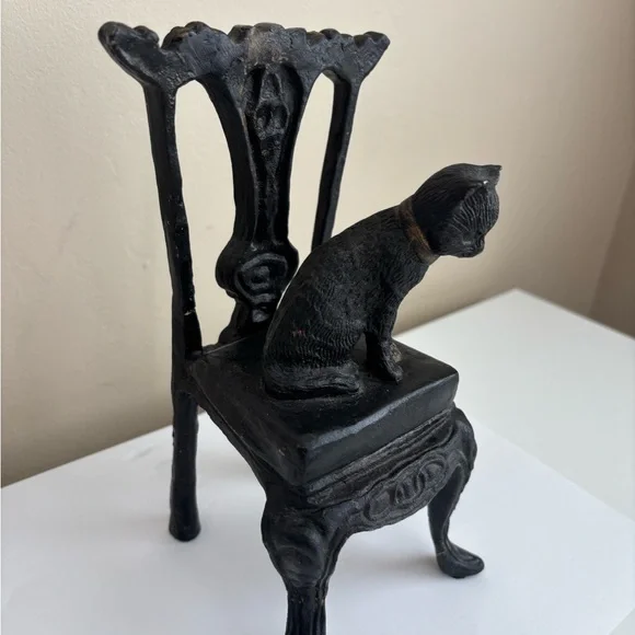 Vintage Black Cast Iron Cat on Chair Figurine. 8 1/4'' heavy 3LB 11.2 OZ